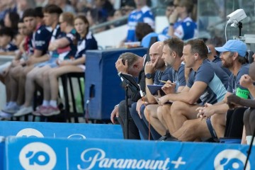 九游体育首页-悉尼主帅：总是错失登顶机会很失望；不会弃用年轻球员