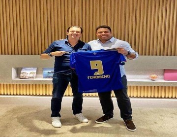 九游体育官方网站-老板罗纳尔多穿的第一件克鲁塞罗球衣 卖了1万欧