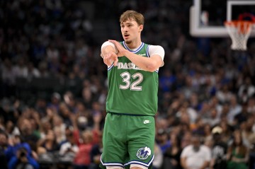 九游体育APP-稍有回落！弗拉格4月至今场均40.3分断层领跑 乔丹恩比德分列二三